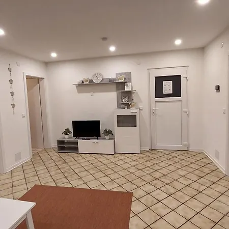 Ferien-/monteurwohnung Im Odw. Moerlenbach